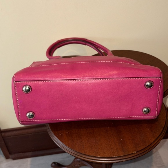 Coach  shoulder bag  thick smooth leather bright pink  Silvertone HW f13675  EUC - Picture 9 of 17